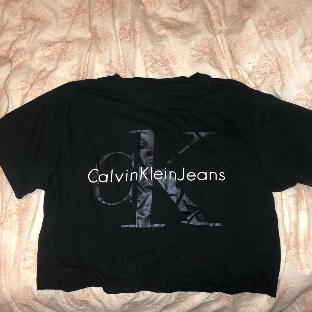 calvin klein cropped t shirt